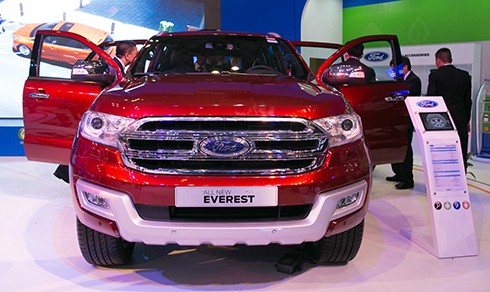 ford-everest-2015-trinh-lang-viet-nam-1