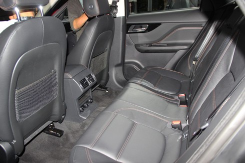 jaguar-f-pace-suv-the-thao-hang-sang-cho-khach-viet-page-3-5