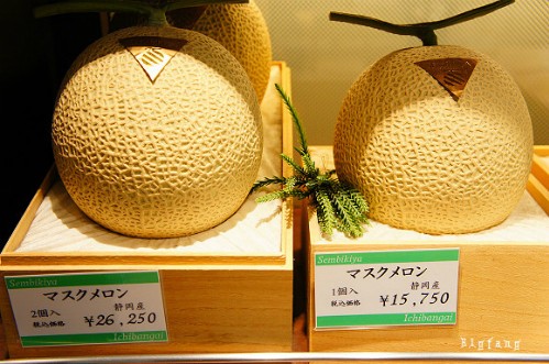 nhung-mon-qua-trai-cay-gia-hang-nghin-usd-cua-nguoi-nhat