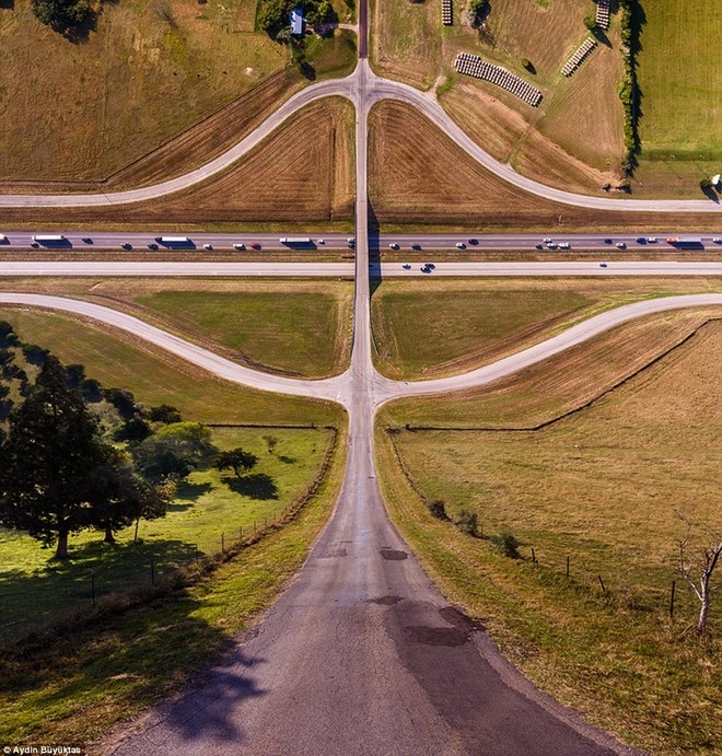 Những con đường nhìn đã thấy chóng mặt ảnh 1