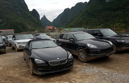 hon-50-sieu-xe-va-xe-sang-tap-ket-o-bien-gioi-phia-bac-viet-nam-page-3-1