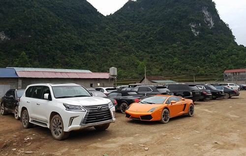 hon-50-sieu-xe-va-xe-sang-tap-ket-o-bien-gioi-phia-bac-viet-nam-page-3-3