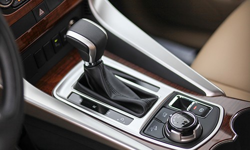 chi-tiet-noi-that-pajero-sport-the-he-moi-5