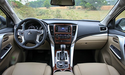 chi-tiet-noi-that-pajero-sport-the-he-moi