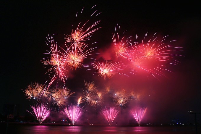 Nhật Bản và Thụy Sĩ so tài pháo hoa trên sông Hàn ảnh 4