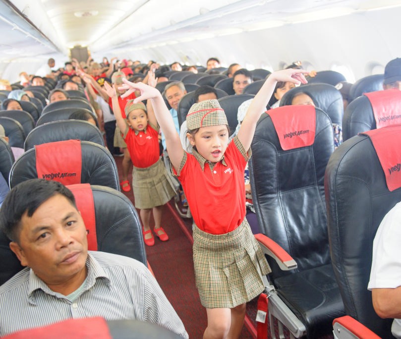 Phi công, tiếp viên “nhí” tưng bừng vui 1/6 cùng Vietjet ảnh 1