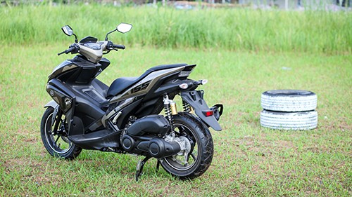 chi-tiet-yamaha-nvx-155-camo-2