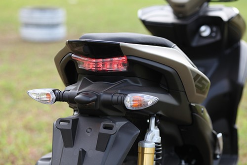 chi-tiet-yamaha-nvx-155-camo-6