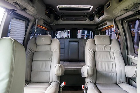 chevrolet-express-explorer-xe-van-hang-khung-gia-1-5-ty-tai-viet-nam-page-2-6