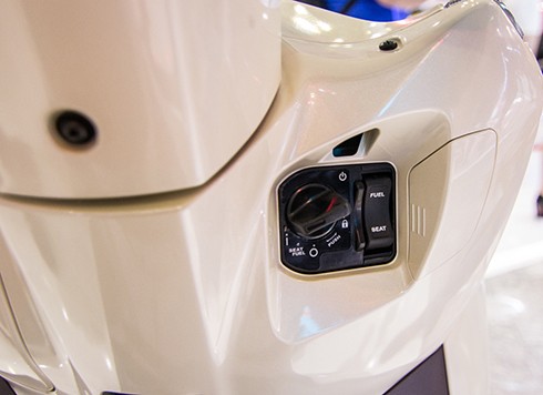 honda-lead-2017-trang-bi-smartkey-gia-39-3-trieu-tai-viet-nam-page-2-4