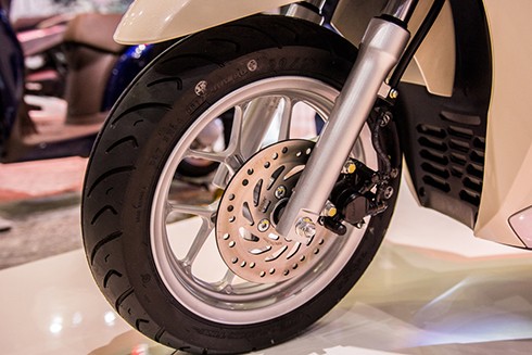 honda-lead-2017-trang-bi-smartkey-gia-39-3-trieu-tai-viet-nam-page-2-5