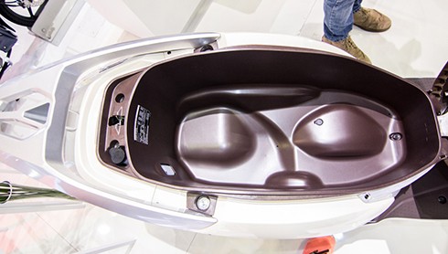 honda-lead-2017-trang-bi-smartkey-gia-39-3-trieu-tai-viet-nam-page-2-6