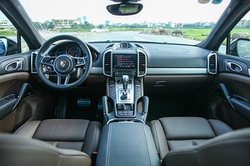 porsche-cayenne-platinum-xe-choi-tien-ty-o-viet-nam-2
