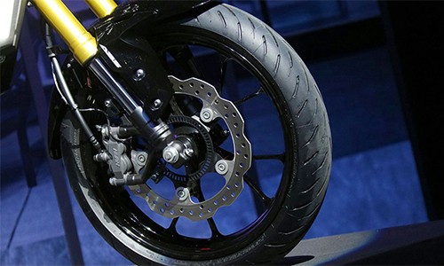 chi-tiet-honda-cb150r-the-he-moi-9