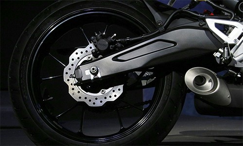 chi-tiet-honda-cb150r-the-he-moi-10