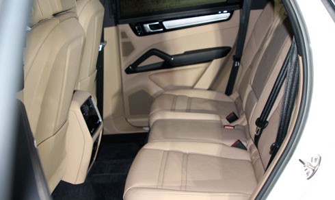 porsche-cayenne-2018-gia-tu-5-4-ty-dong-tai-viet-nam-page-2-7