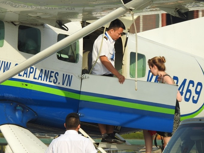 COO Facebook thăm vịnh Hạ Long, đi thủy phi cơ về Hà Nội