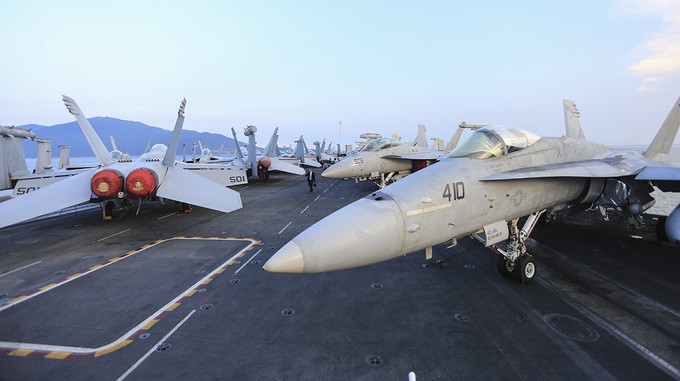 Dàn tiêm kích trên tàu sân bay của Hải quân Mỹ ảnh 2