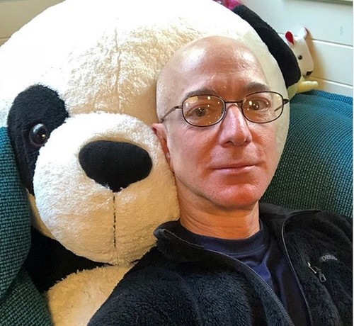 Ông chủ Amazon làm gì ngoài giờ làm việc? ảnh 1