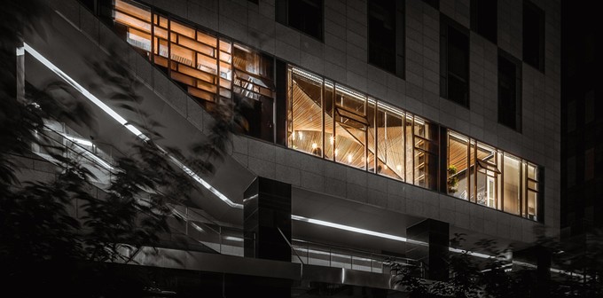 Căn nhà dùng dây thừng để chia phòng