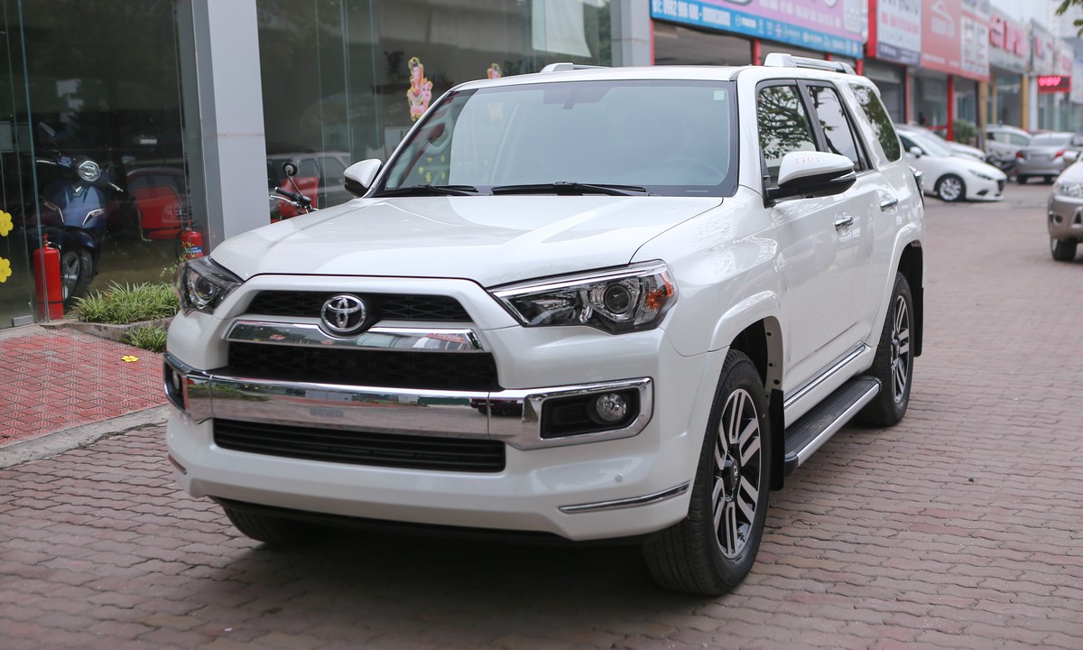 Toyota 4Runner bản Limited 2018 đầu tiên về Việt Nam ảnh 1