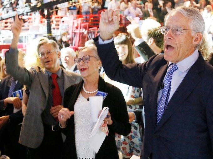 Khối tài sản 'khủng' của 15 gia tộc siêu giàu Mỹ ảnh 1