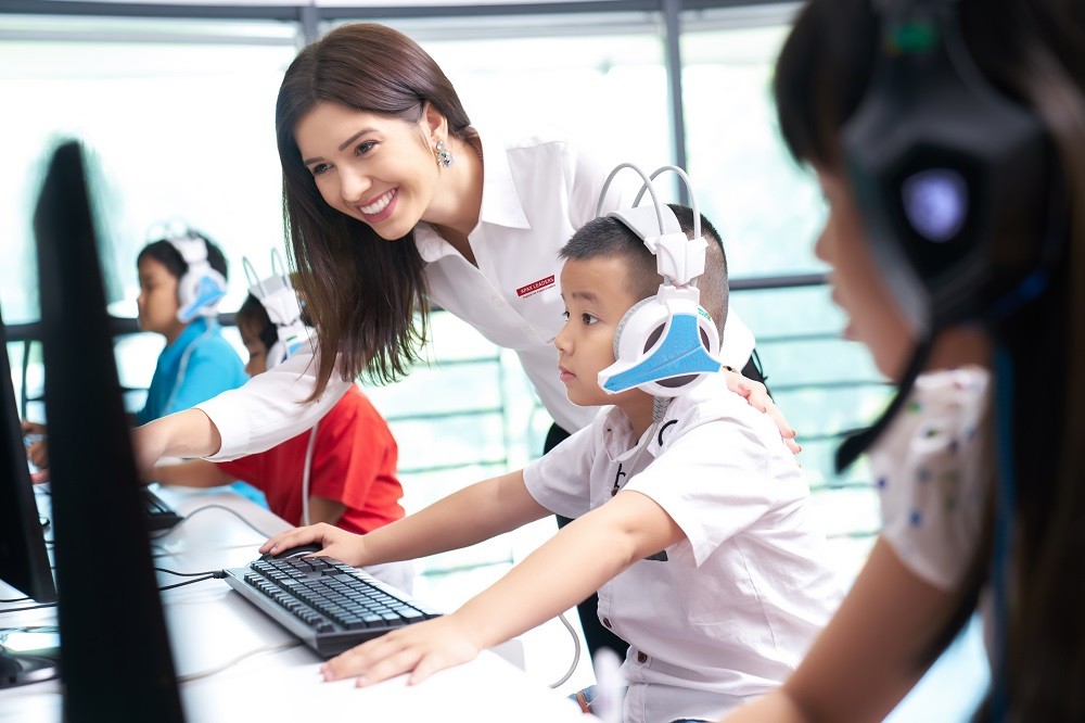 Apax Holdings (IBC) quyết định vay tiền mua thêm cổ phần chuỗi tiếng anh Apax English ảnh 3