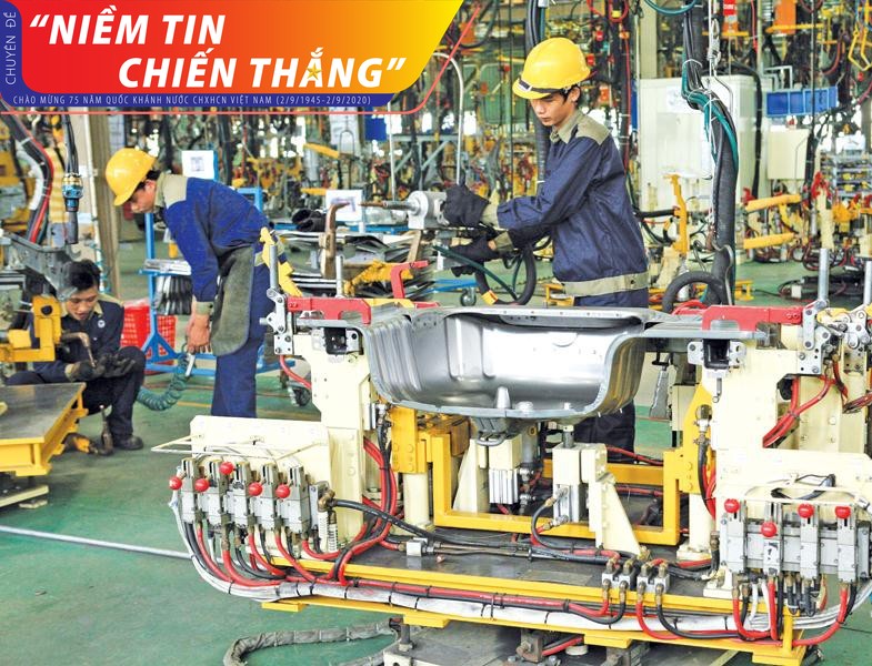 Với sự bền bỉ, sức chống chịu của doanh nghiệp, nhiều chuyên gia dự báo, kinh tế Việt Nam vẫn sẽ có tăng trưởng dương trong năm nay. Trong ảnh: Nhà máy sản xuất, lắp ráp ô tô của Công ty cổ phần Ô tô Trường Hải.