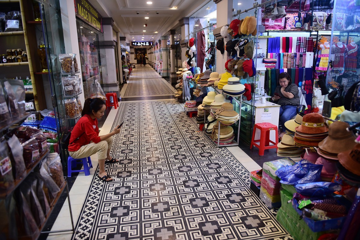 Dịch Covid - 19 xẩy ra khiến du lịch Sapa bị ảnh hưởng nặng nề. Nhiều nhà hàng, khách sạn, điểm du lịch... đang rất mong đợi đợt kích cầu du lịch sắp tới.