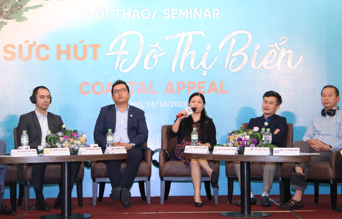 Bà Phạm Thị Thịnh, Phó cục trưởng Cục Đất đai - Bộ Tài nguyên và Môi trường trao đổi tại tọa đàm - Ảnh: Lê Toàn Bà Phạm Thị Thịnh, Phó cục trưởng Cục Đất đai - Bộ Tài nguyên và Môi trường trao đổi tại tọa đàm - Ảnh: Lê Toàn