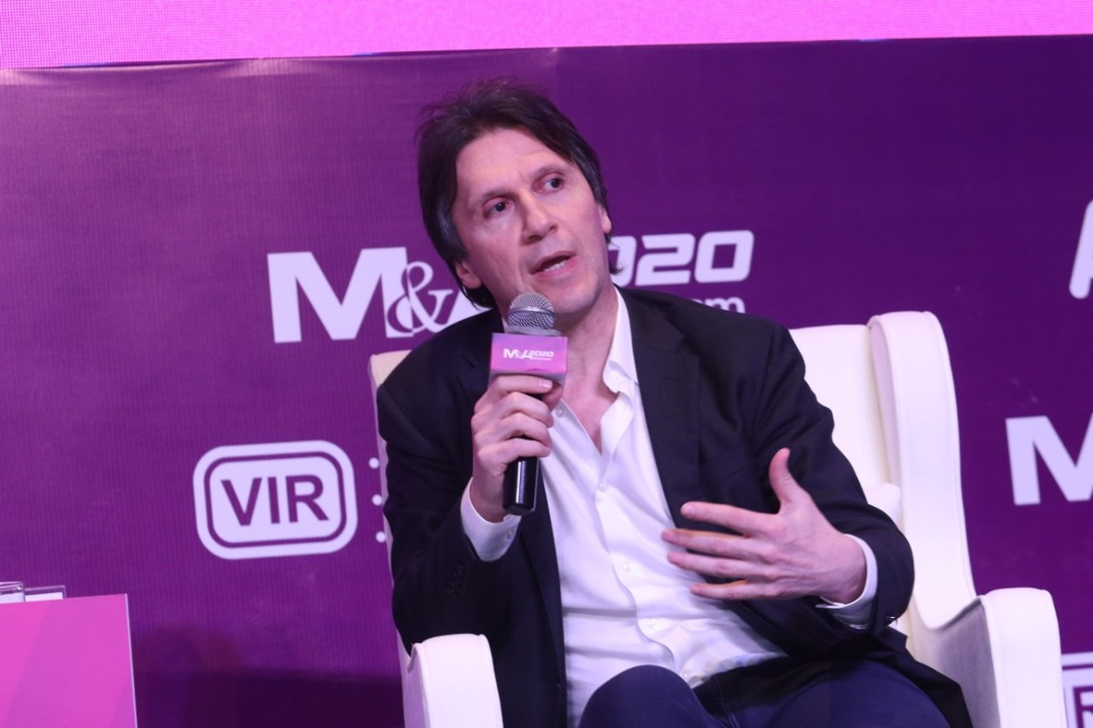 Ông Denis Brunetti, Chủ tịch Tập đoàn Ericsson Việt Nam, Myanmar, Campuchia và Lào trao đổi tại Phiên 2. Ảnh: Lê Toàn.