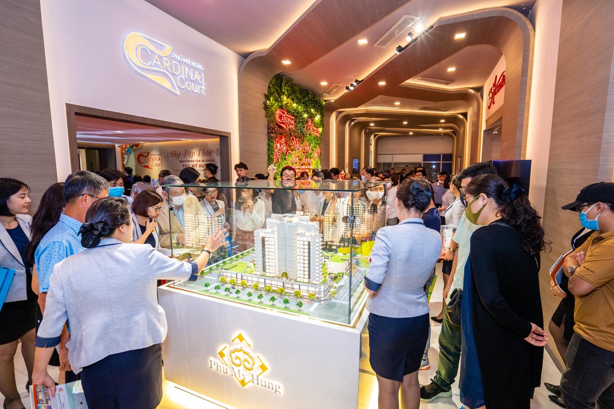 Tọa lạc ngay vị trí trung tâm Thương mại Tài chính Quốc tế, nhưng dự án Cardinal Court chỉ được thiết kế 182 căn hộ và 37 cửa hàng. Điều này cũng đồng nghĩa số lượng khách có cơ hội sở hữu sản phẩm Cardinal Court là rất ít. Tọa lạc ngay vị trí trung tâm Thương mại Tài chính Quốc tế, nhưng dự án Cardinal Court chỉ được thiết kế 182 căn hộ và 37 cửa hàng. Điều này cũng đồng nghĩa số lượng khách có cơ hội sở hữu sản phẩm Cardinal Court là rất ít.