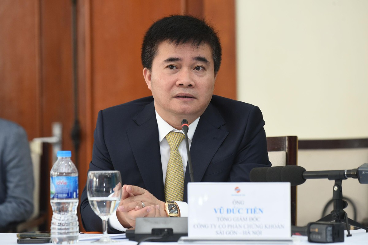 Ông Vũ Đức Tiến, Tổng giám đốc SHS.