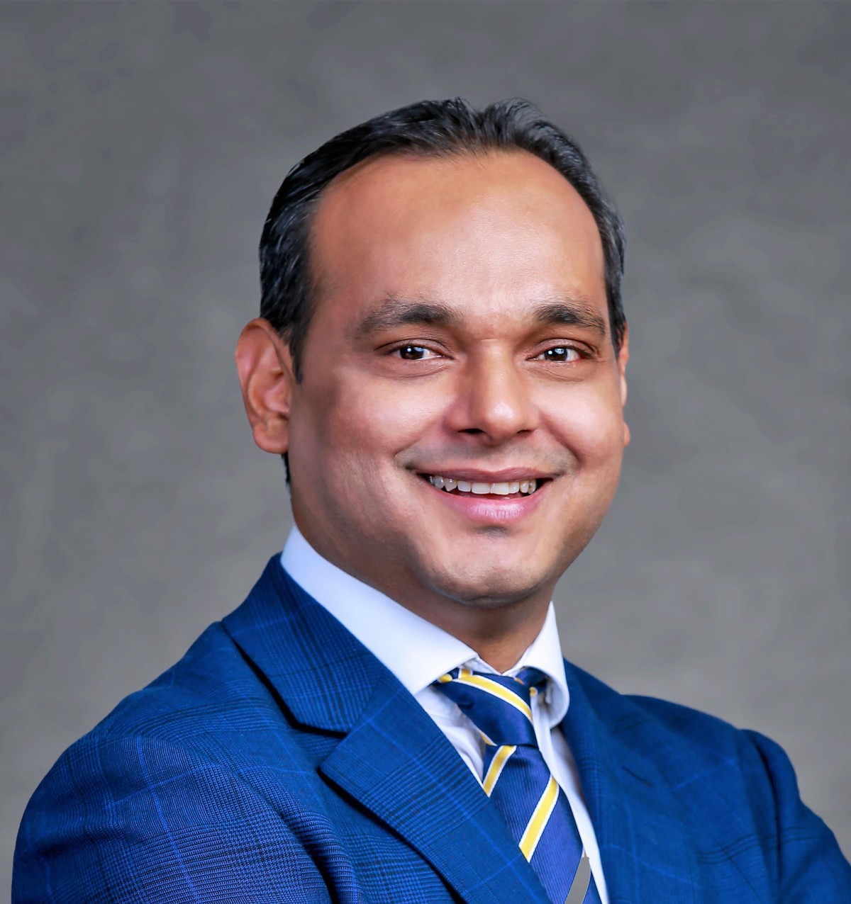 Ông Samresh Kumar, Chủ tịch và Giám đốc điều hành SkyX Solar