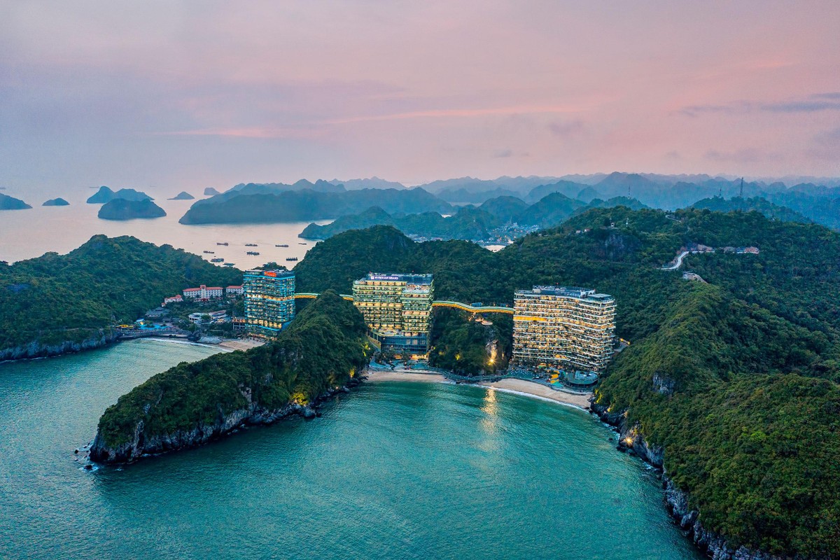 Flamingo Cát Bà góp phần nâng tầm vị thế của trọng điểm du lịch Cát Bà trên bản đồ du lịch. Flamingo Cát Bà góp phần nâng tầm vị thế của trọng điểm du lịch Cát Bà trên bản đồ du lịch.