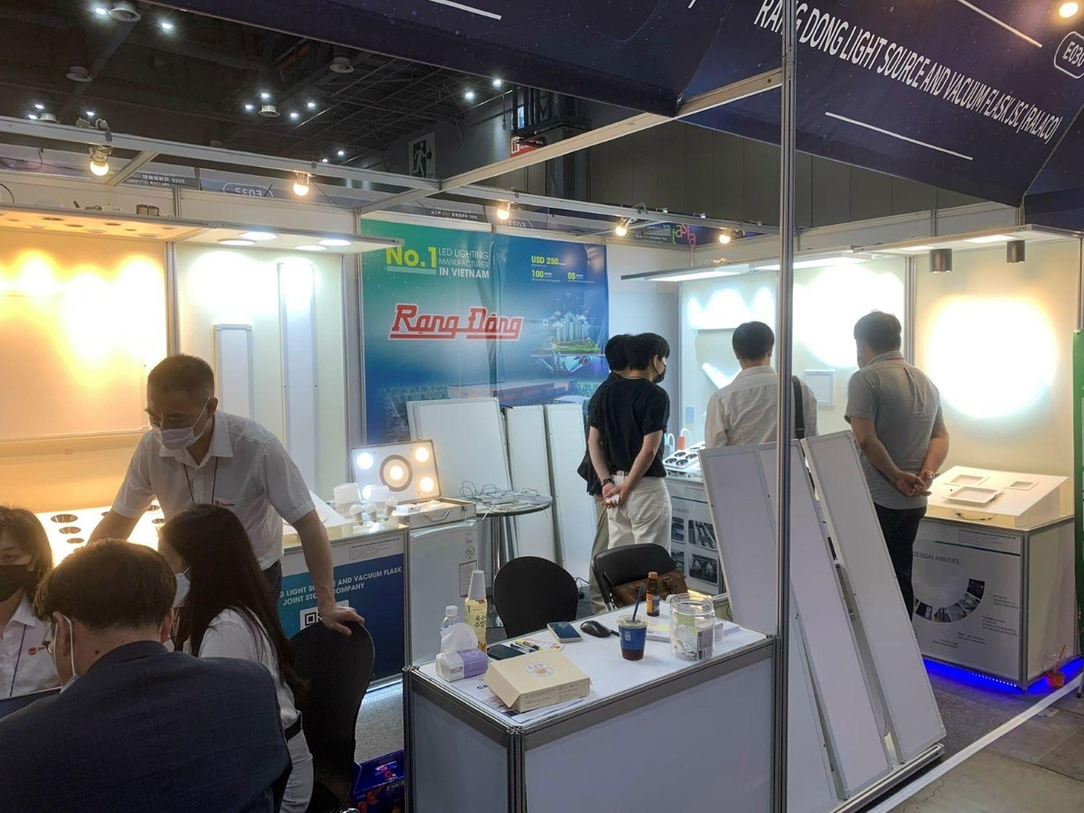 Rạng Đông tham gia hội chợ Quốc tế Int'l Light Convergence O2O LED & OLED EXPO 2022 tổ chức tại Seoul, Hàn Quốc Rạng Đông tham gia hội chợ Quốc tế Int'l Light Convergence O2O LED & OLED EXPO 2022 tổ chức tại Seoul, Hàn Quốc