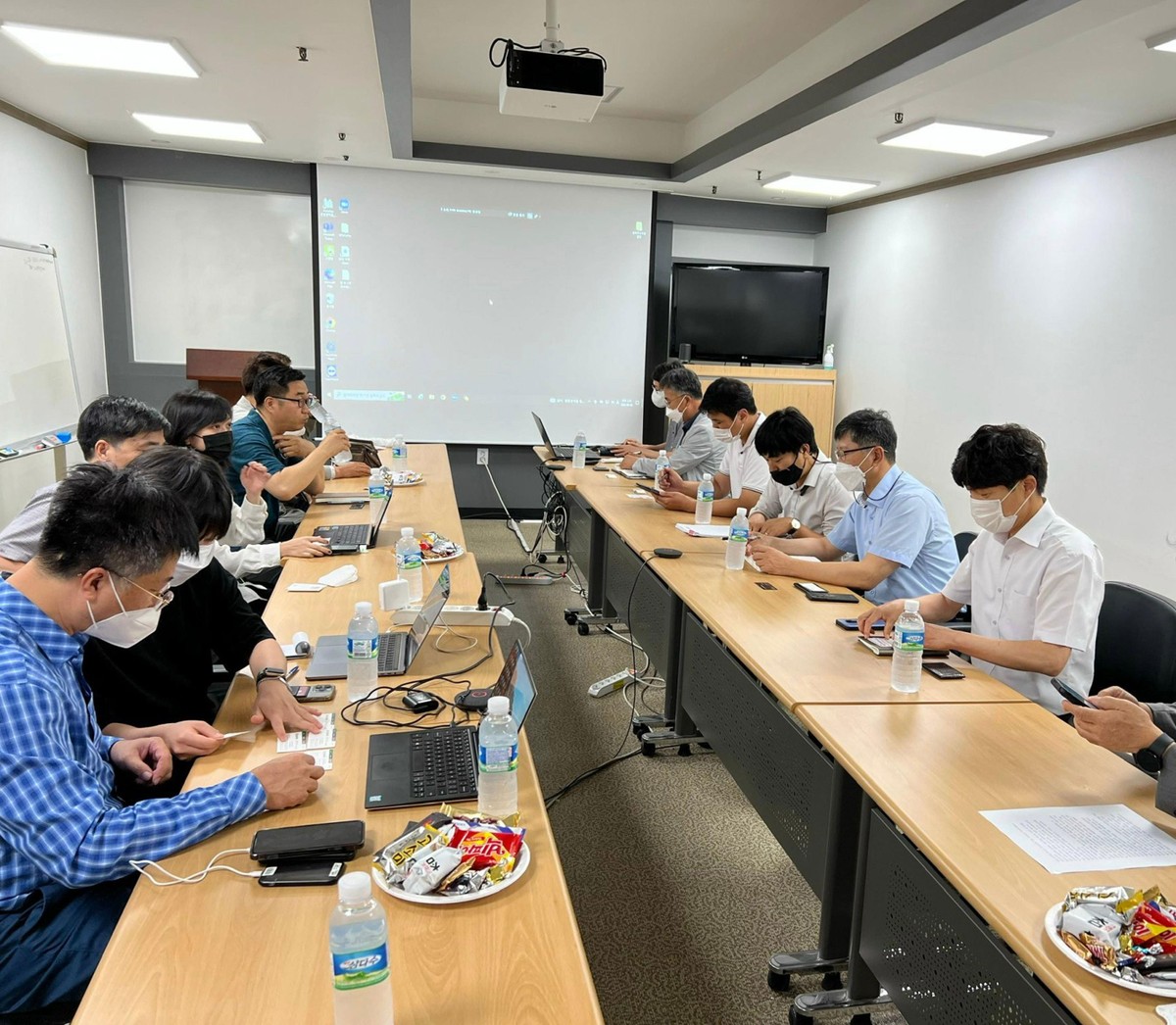 Đoàn Rạng Đông họp với đối tác tại Hàn Quốc Đoàn Rạng Đông họp với đối tác tại Hàn Quốc