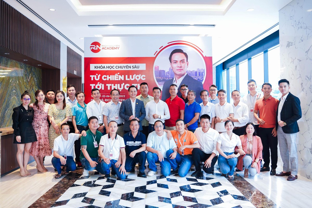 Hoạt động đào tạo đầu tư bất động sản cho nhà đầu tư cá nhân của Rich Nguyen Academy thu hút sự quan tâm lớn của nhà đầu tư.