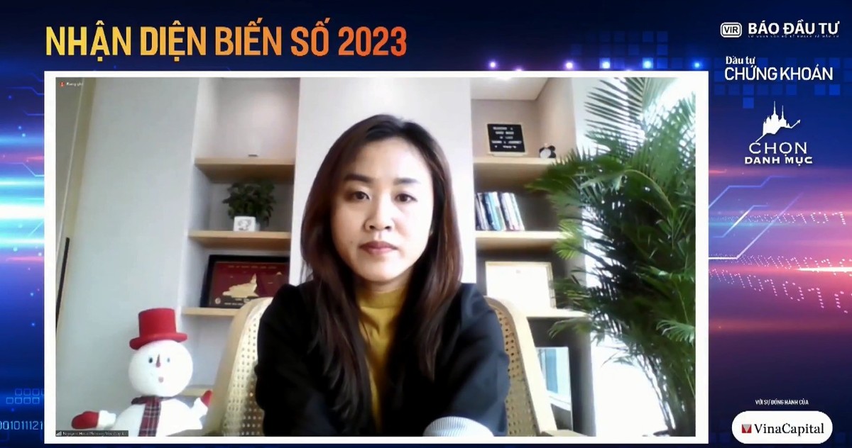 Bà Nguyễn Hoài Phương, Giám đốc Đầu tư, Người điều hành Quỹ Đầu tư Cổ phiếu Tiếp cận Thị trường Việt Nam (VESAF), VinaCapital trao đổi qua zoom. Bà Nguyễn Hoài Phương, Giám đốc Đầu tư, Người điều hành Quỹ Đầu tư Cổ phiếu Tiếp cận Thị trường Việt Nam (VESAF), VinaCapital trao đổi qua zoom.