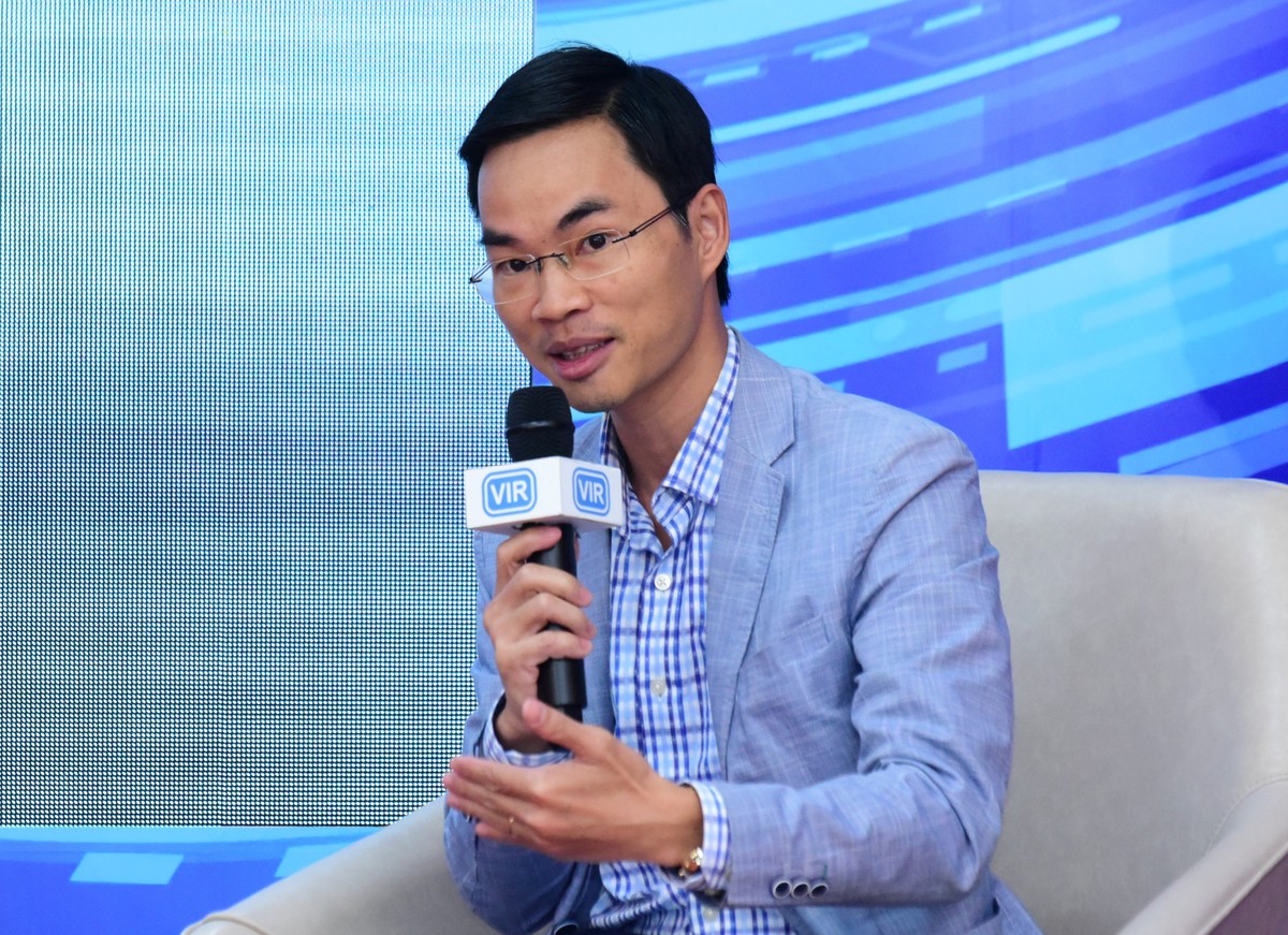 Ông Đỗ Tiến Thịnh, Phó giám đốc Trung tâm Đổi mới sáng tạo quốc gia (NIC) trao đổi tại diễn đàn. Ảnh: Dũng Minh
