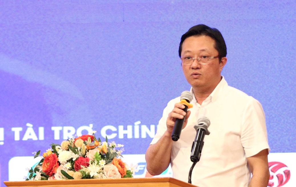 Đại diện Tập đoàn F.I.T cam kết đồng hành lâu dài cùng giải bóng đá FIT NEU LEAGUE