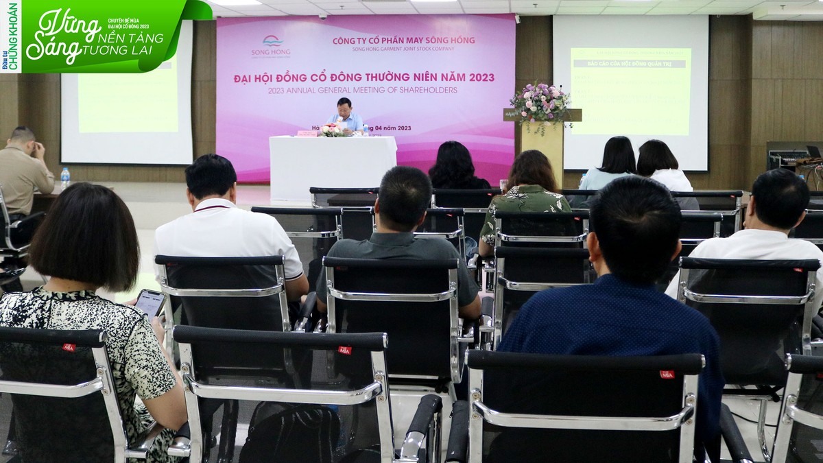 Ông Bùi Đức Thịnh, Chủ tịch HĐQT điều hành Đại hội.