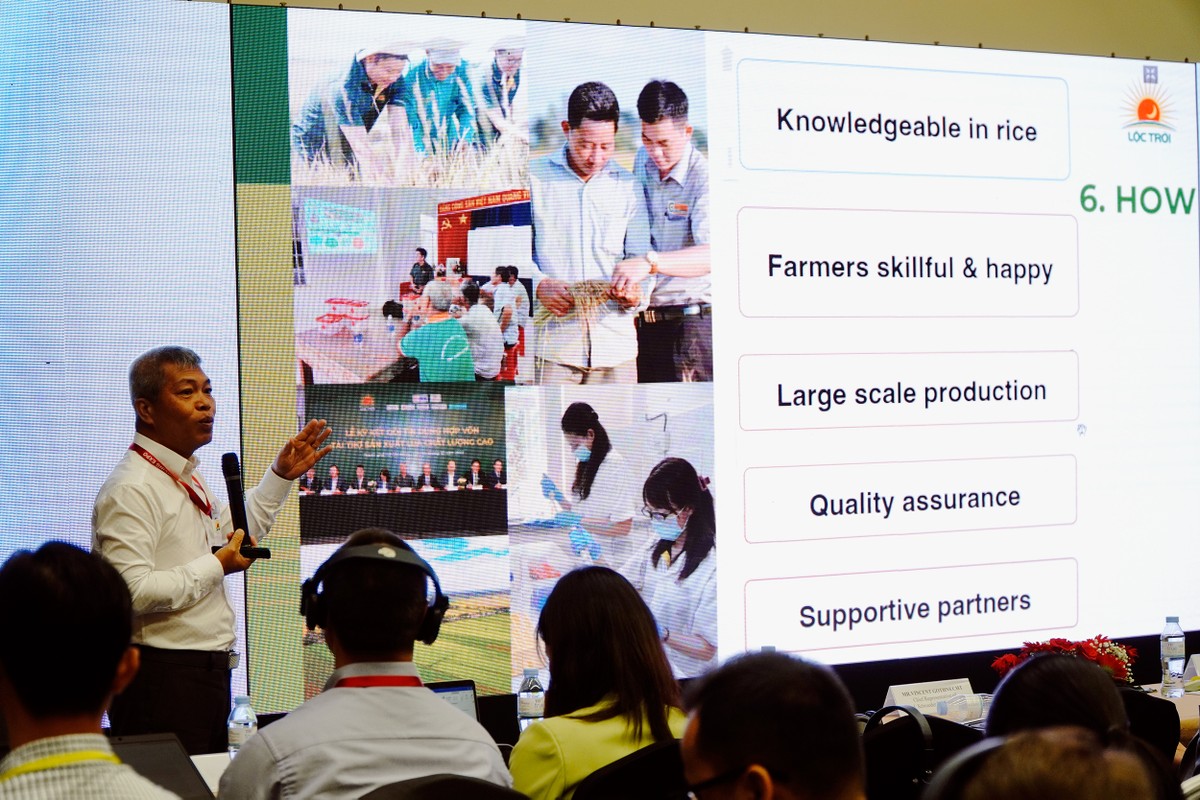 Ông Nguyễn Duy Thuận, Tổng giám đốc Tập đoàn Lộc Trời trình bày tại Hội thảo