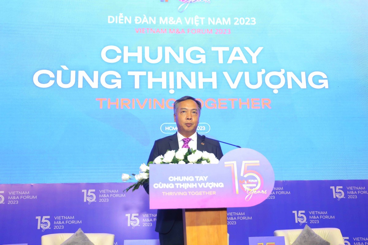 Ông Lê Trọng Minh, Tổng biên tập Báo Đầu tư, Trưởng Ban tổ chức Diễn đàn M&amp;A Việt Nam 2023 phát biểu khai mạc.