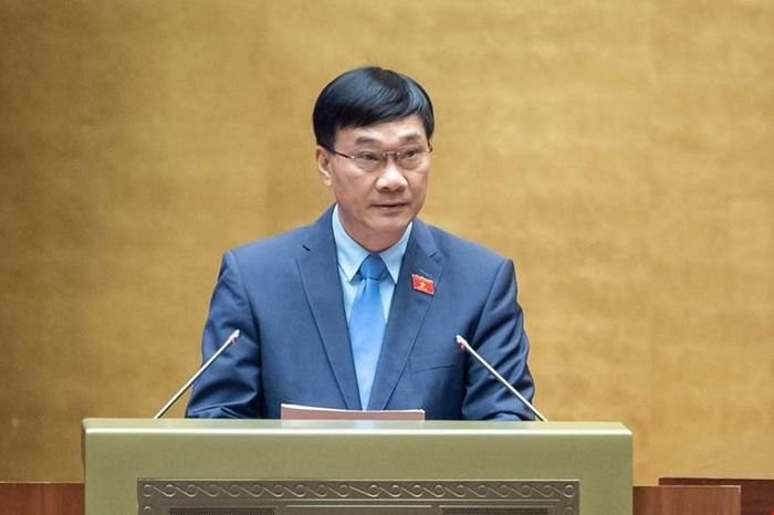 Chủ nhiệm Uỷ ban Kinh tế Vũ Hồng Thanh báo cáo giải trình Dự thảo Luật Đất đai sửa đổi tại phiên họp bất thường lần thứ 5 sáng 15/1/2024