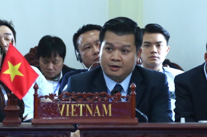 Ông Dương Hùng Cường, Trưởng Tiểu ban Kinh tế Việt Nam phát biểu tại Hội nghị