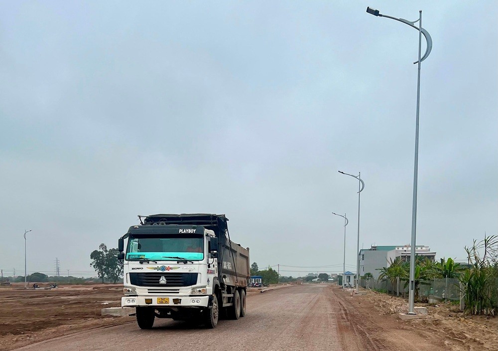 Hệ thống đường giao thông và đèn chiếu sáng được chủ đầu tư hạ tầng xây dựng đồng bộ. Ảnh: Đỗ Quyết