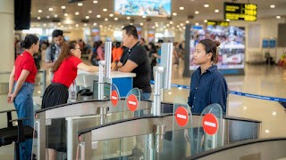 Hành khách trải nghiệm làm thủ tục thông qua nhận diện sinh trắc học