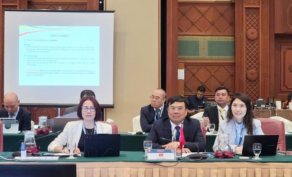 Cục trưởng Nguyễn Văn Thọ (giữa) dẫn đầu đoàn Hải quan Việt Nam tham gia hội nghị.