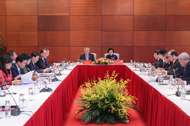 Trong phiên làm việc chiều 12/10, Đại hội đã tổ chức 15 tổ thảo luận để thảo luận về các văn kiện Đại hội và dự thảo các văn kiện trình Đại hội XIV của Đảng - Ảnh: VGP/Nhật Bắc Trong phiên làm việc chiều 12/10, Đại hội đã tổ chức 15 tổ thảo luận để thảo luận về các văn kiện Đại hội và dự thảo các văn kiện trình Đại hội XIV của Đảng - Ảnh: VGP/Nhật Bắc